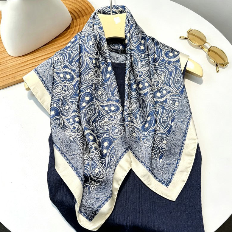 フリーサイズ 総柄スクエアタイプ 上品 合わせやすい スカーフ 70*70cm ベージュエッジブルーカシュー