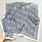 フリーサイズ 総柄スクエアタイプ 上品 合わせやすい スカーフ 70*70cm ベージュエッジブルーカシュー