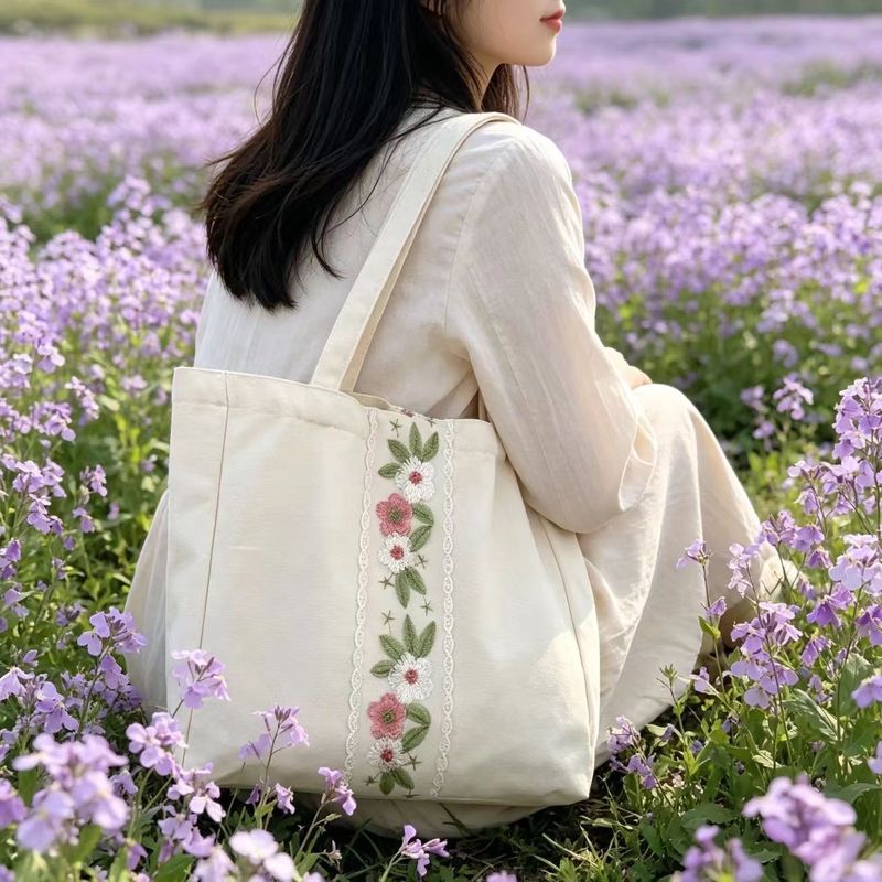 一番安い新作 軽量 スウィート 刺繍 花柄  キャンバスバッグ フリー ブラック