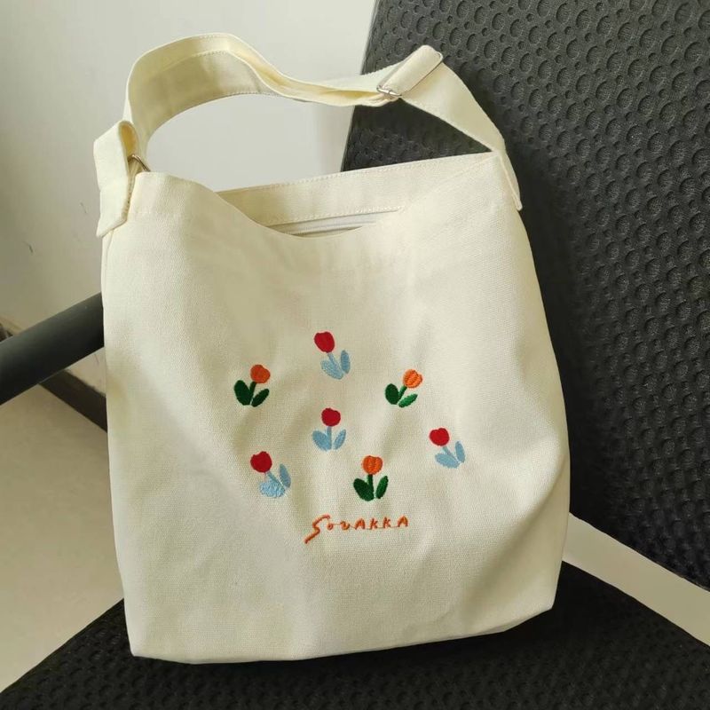 毎日モテ続けちゃう！収納力抜群 軽量 刺繍 モリ系 キャンバスバッグ フリー 青い花