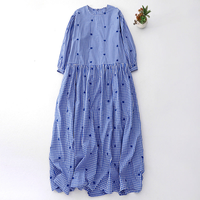 【一枚で涼しげ】ゆったり細チェック・七分袖・大人ナチュラルロング丈｜花刺繍入り綿麻ワンピース M 写真通り