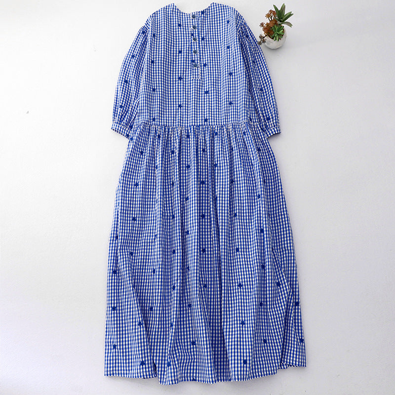【一枚で涼しげ】ゆったり細チェック・七分袖・大人ナチュラルロング丈｜花刺繍入り綿麻ワンピース M 写真通り